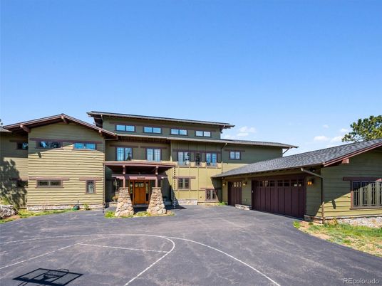 Attached, Exterior, Facade, Modern