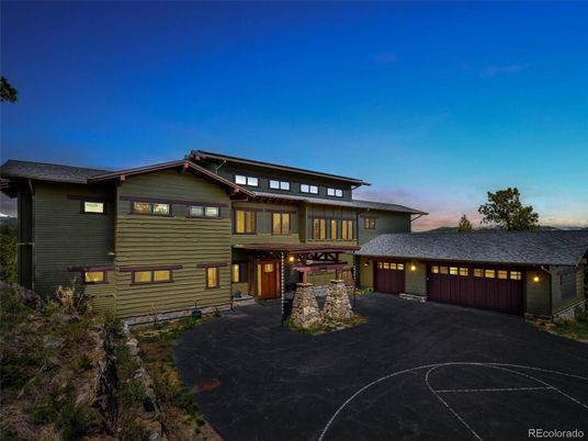 Attached, Exterior, Facade, Modern