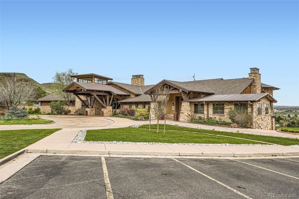 Exterior, Facade, Ranch