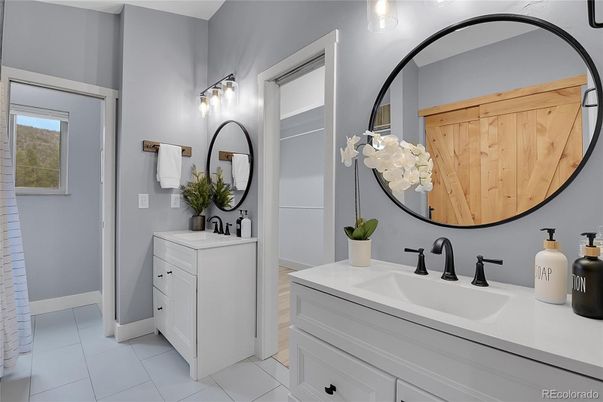 Bathroom, Dual Sink Vanities, Interior
