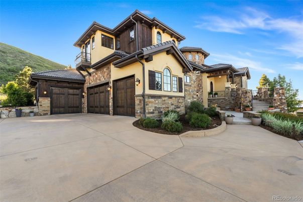 Attached, Exterior, Facade, Mediterranean