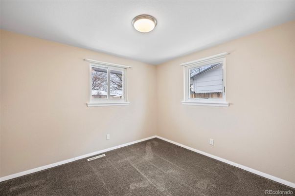 Empty room, Interior