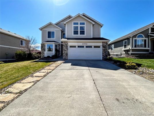 Attached, Exterior, Facade, American Craftsman