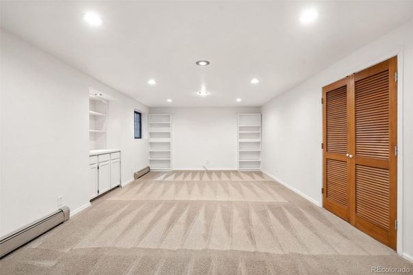 Empty room, Interior, Recessed Lighting