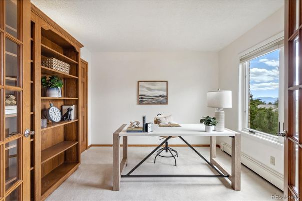 Home Office, Interior
