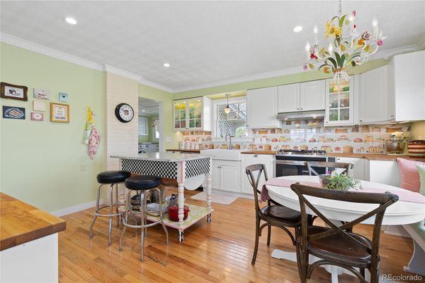 Dining room, Interior, Kitchen, Recessed Lighting, Wood Texture Flooring