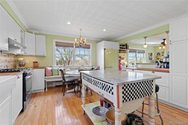 Chandelier, Dining room, Interior, Kitchen, Pendant Lights, Recessed Lighting, Wood Texture Flooring