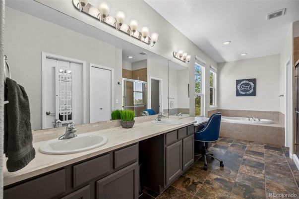Bathroom, Dual Sink Vanities, Interior, Recessed Lighting