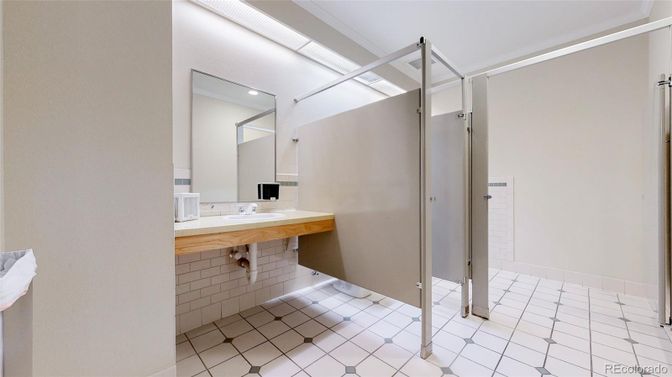 Bathroom, Interior, Recessed Lighting