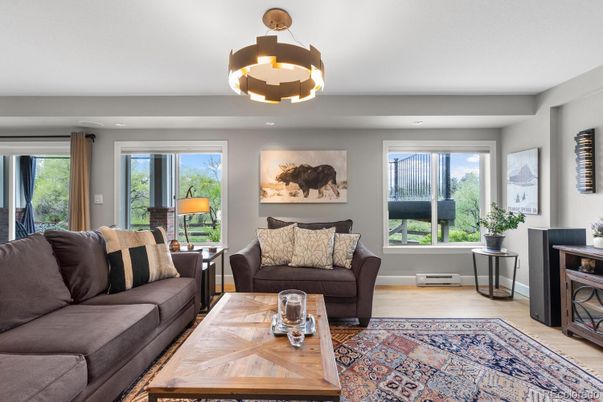 Interior, Living room, Pendant Lights, Recessed Lighting, Wood Texture Flooring