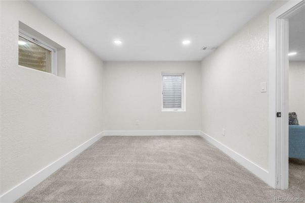 Empty room, Interior, Recessed Lighting