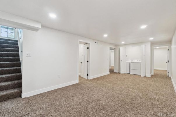 Empty room, Interior, Recessed Lighting, Washer
