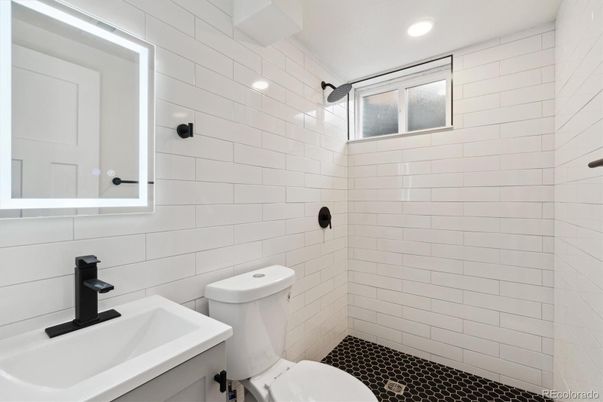 Bathroom, Interior, Recessed Lighting