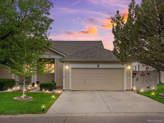 Attached, Exterior, Facade, Ranch