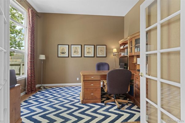 Home Office, Interior