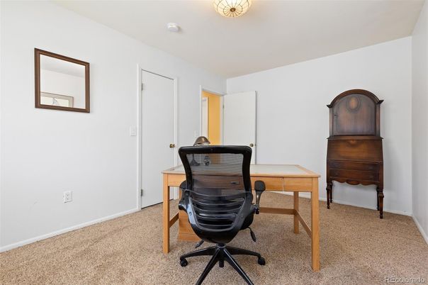 Home Office, Interior
