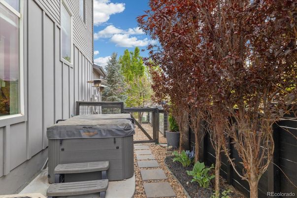 Exterior, Hot Tub