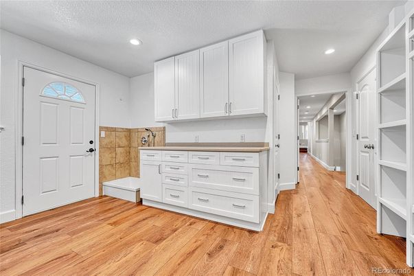 Interior, Recessed Lighting, Walk-in Closets, Wood Texture Flooring