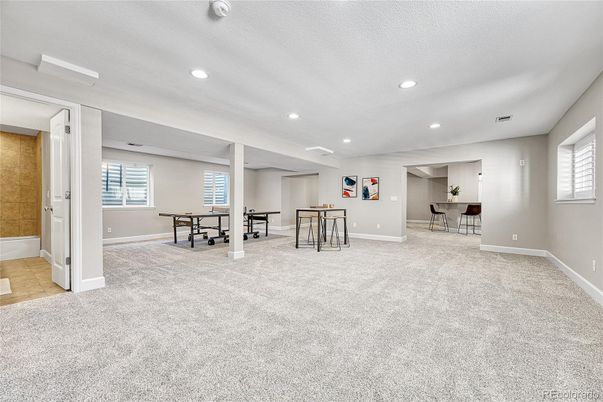 Empty room, Interior, Recessed Lighting