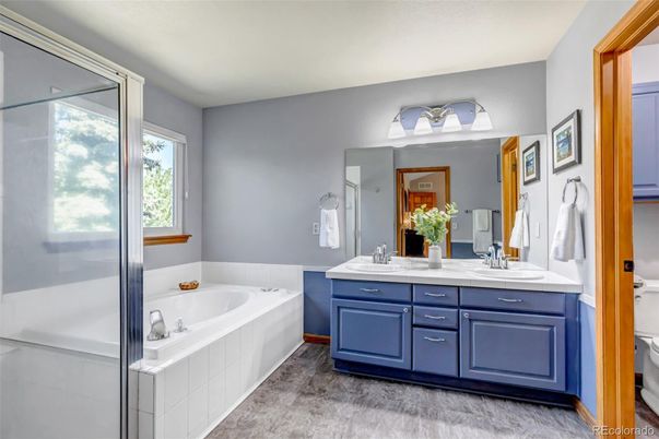Bathroom, Dual Sink Vanities, Interior