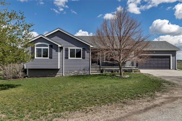 Attached, Exterior, Facade, Ranch