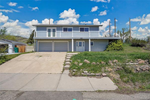 Attached, Exterior, Facade, Raised Ranch