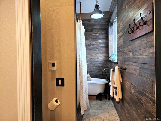 Bathroom, Free Standing Baths, Interior, Pendant Lights