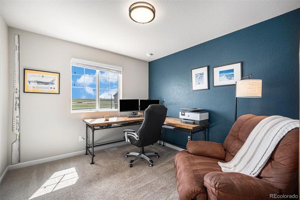 Home Office, Interior
