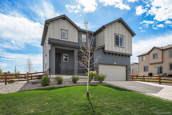 Attached, Exterior, Facade, Farmhouse