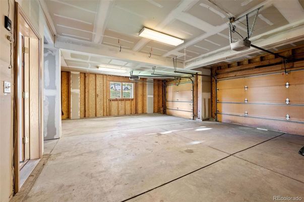 Garage, Interior