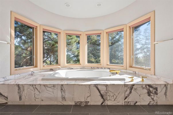 Bathroom, Interior, Marble, Marble Walls, Recessed Lighting