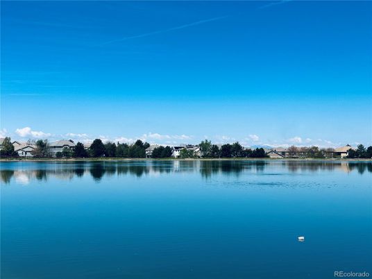 Exterior, Lake