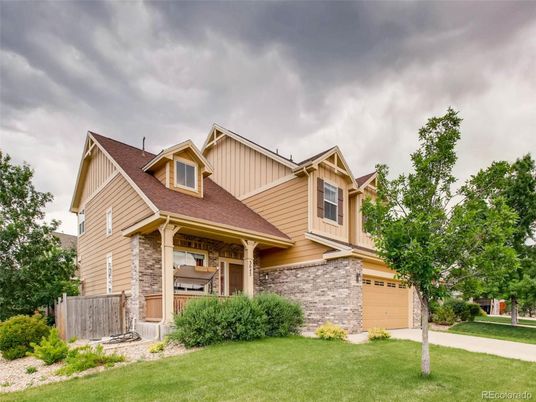 Attached, Exterior, Facade, American Craftsman