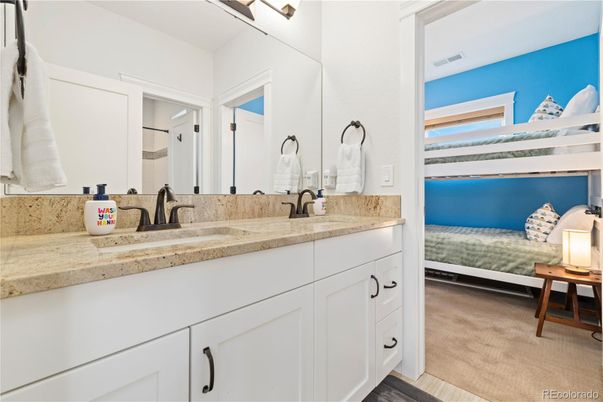 Bathroom, Bedroom, Dual Sink Vanities, Interior