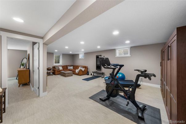 Fitness Equipment, Interior, Living room, Recessed Lighting