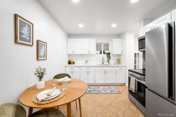 Dining room, Interior, Kitchen, Recessed Lighting