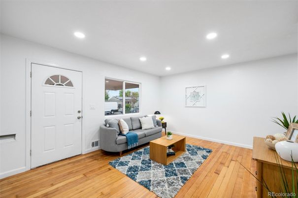 Interior, Living room, Recessed Lighting, Wood Texture Flooring