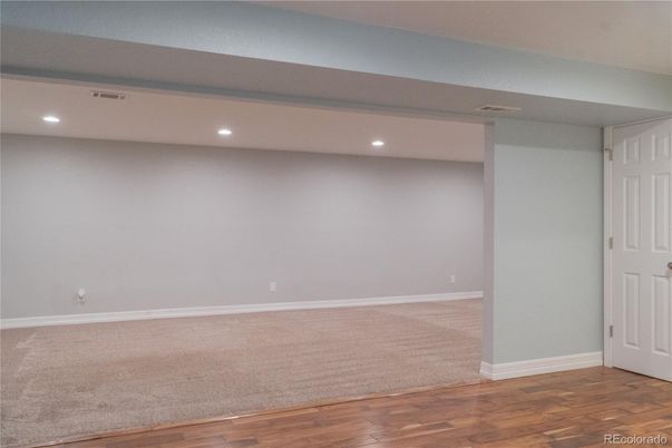 Empty room, Interior, Recessed Lighting, Wood Texture Flooring