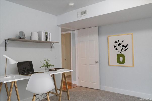 Home Office, Interior