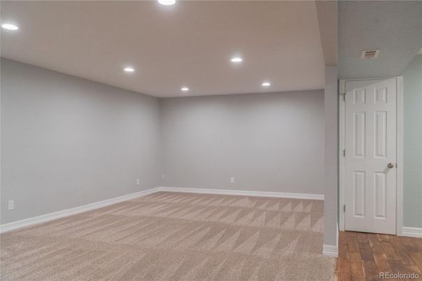 Empty room, Interior, Recessed Lighting