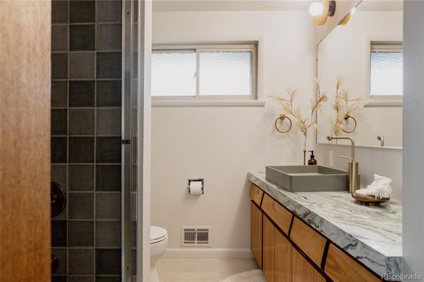 Bathroom, Interior, Tile Countertops