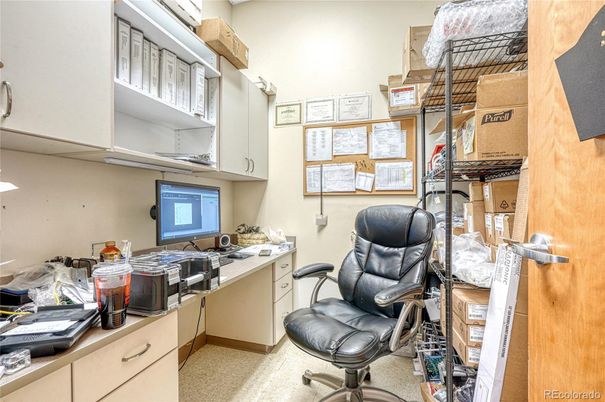 Home Office, Interior