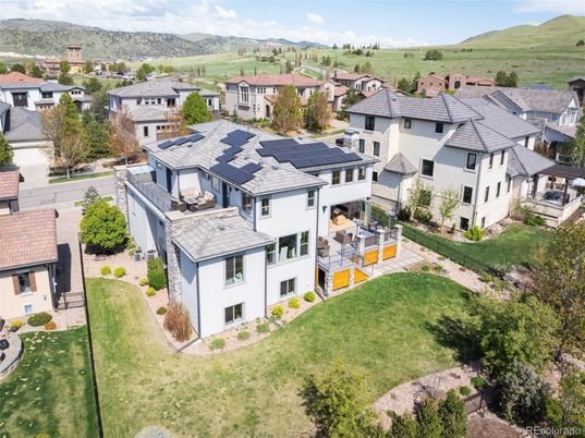 Exterior, Drone