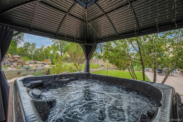 Exterior, Hot Tub