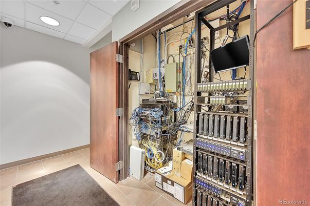Interior, Recessed Lighting, Wine Storage