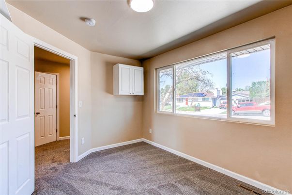 Empty room, Interior
