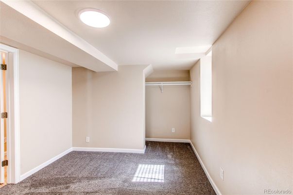 Empty room, Interior, Walk-in Closets
