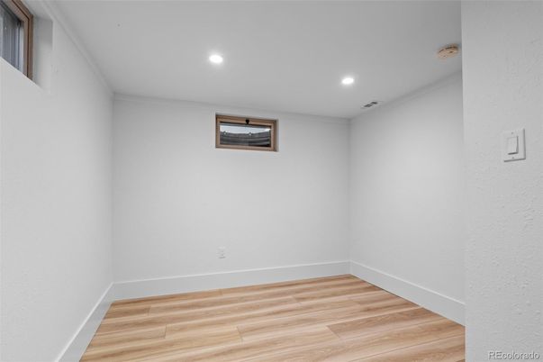 Empty room, Interior, Recessed Lighting, Wood Texture Flooring