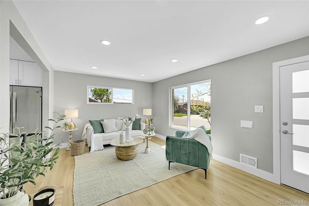 Interior, Living room, Recessed Lighting, Wood Texture Flooring