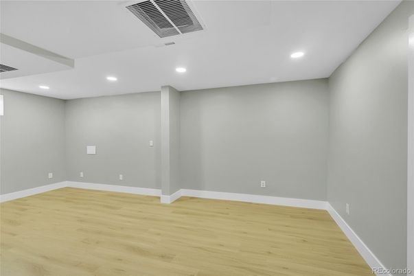 Empty room, Interior, Recessed Lighting, Wood Texture Flooring